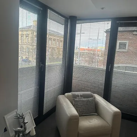 Luxury Apartment Belfast City Centre Overlooking Custom House Sqaure Exterior photo